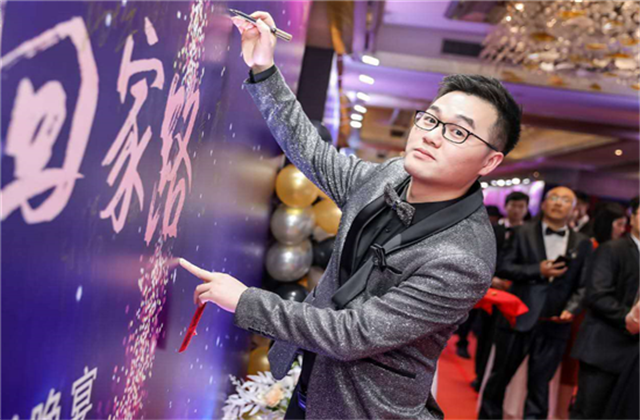 【高光“疫”事】勇敢逆行的特殊“网约车”——EVO视讯90后，用信念打通生命运输线